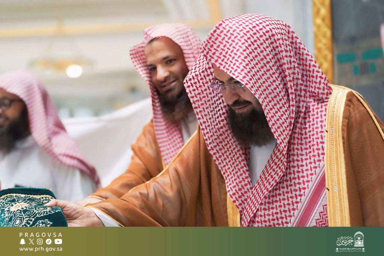 معالي رئيس الشؤون الدينية يشيد بجهود المتطوعين في خدمة قاصدي الحرمين الشريفين في اليوم العالمي للتطوع